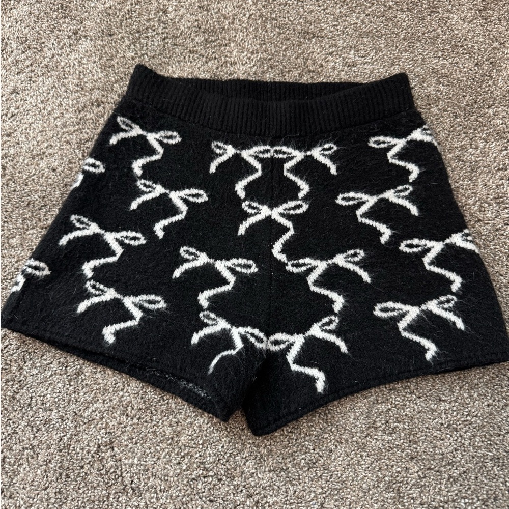 Wild Fable Black and White Bow Pattern High Waist Shorts